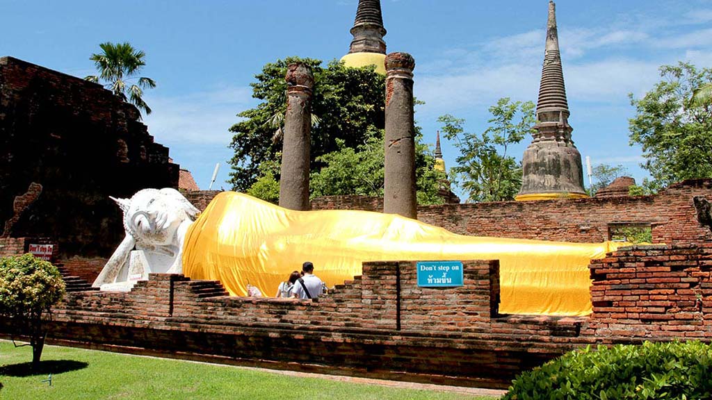 Wat Yai Chai Mongkol in Ayutthaya.